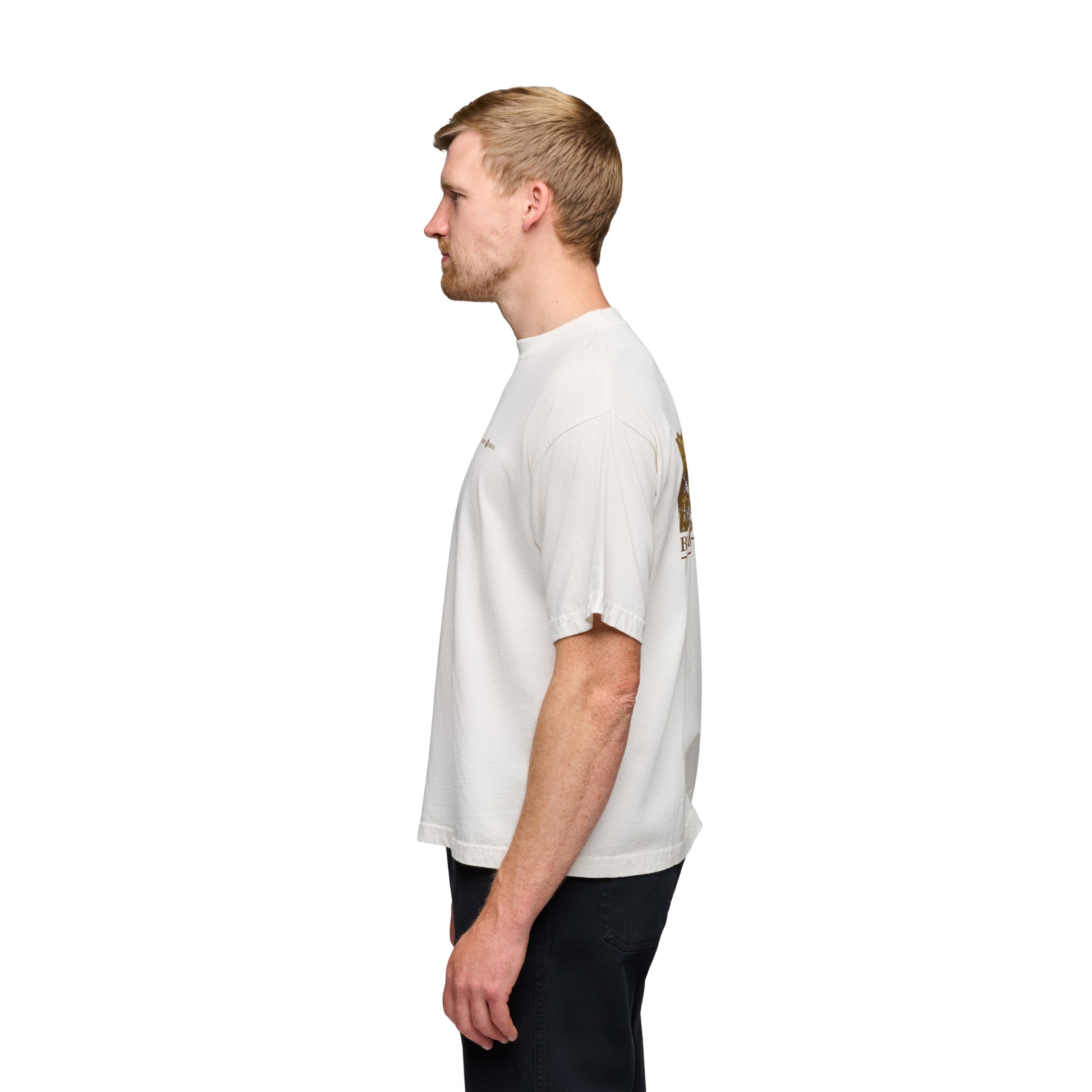 Off White ~ Model is 6' 0" | Chest 40" | Waist 32" | Size Medium/32