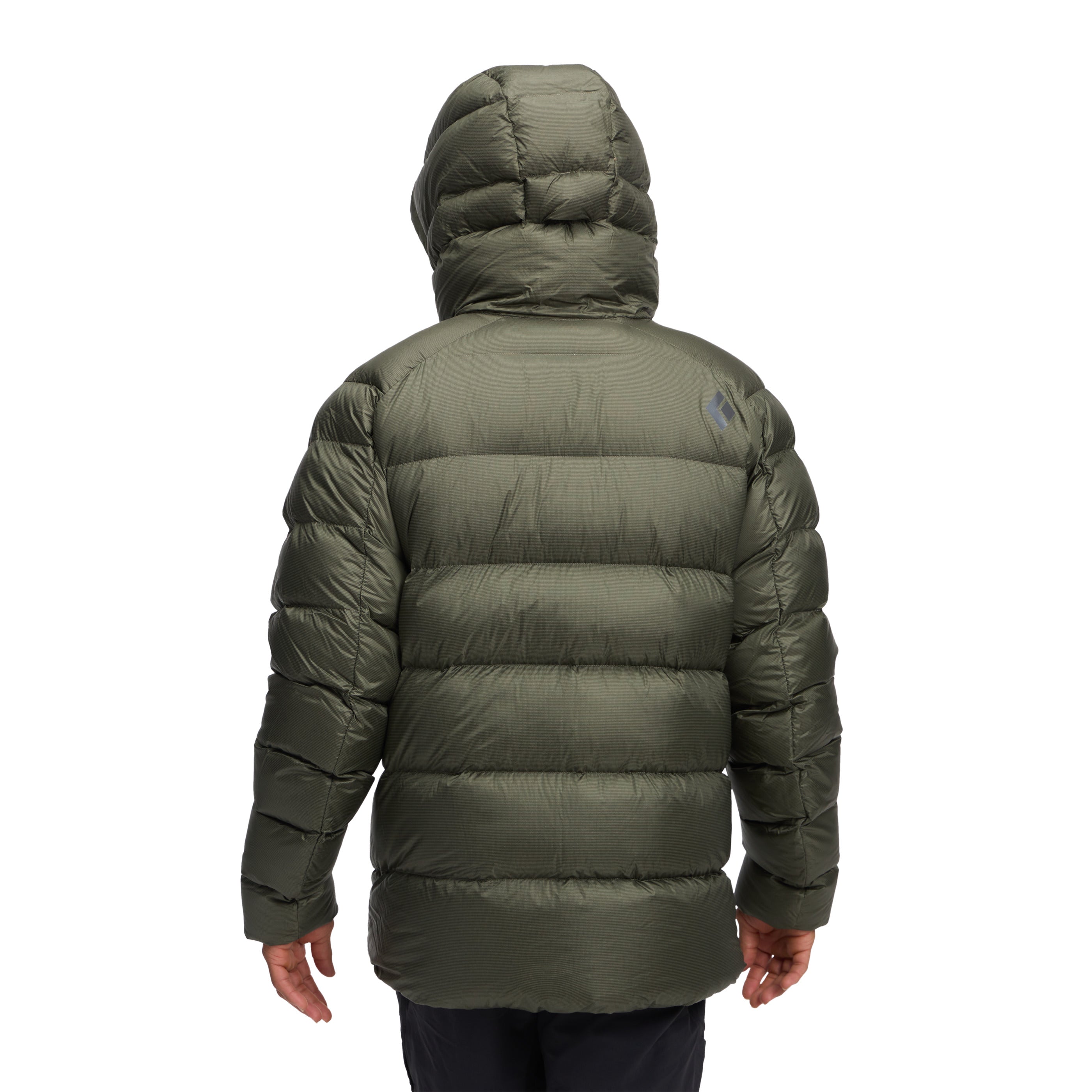 Tundra ~ Model is 180 cm | Chest 102 cm | Waist 84 cm | Size Medium/32 