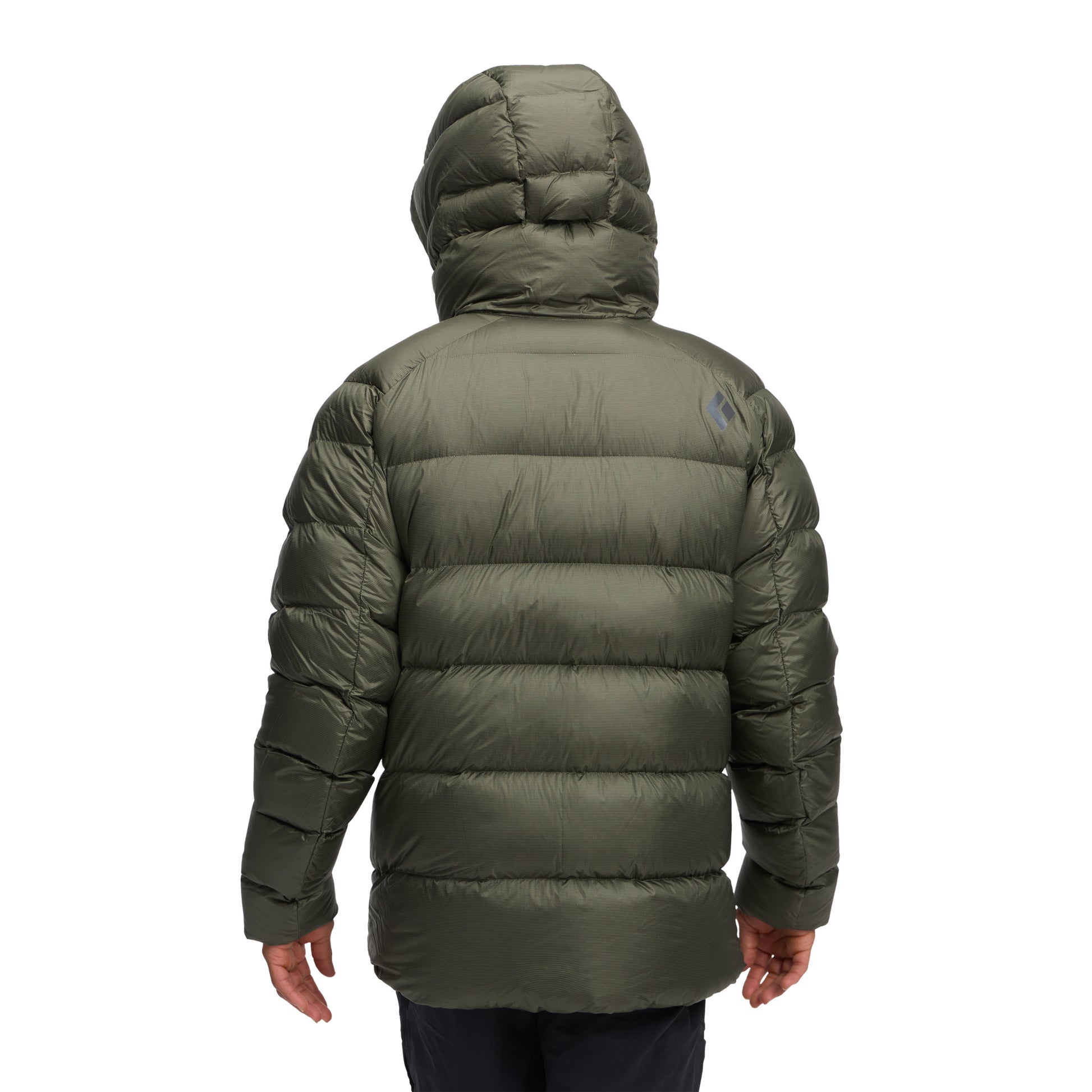 Tundra ~ Model is 180 cm | Chest 102 cm | Waist 84 cm | Size Medium/32 